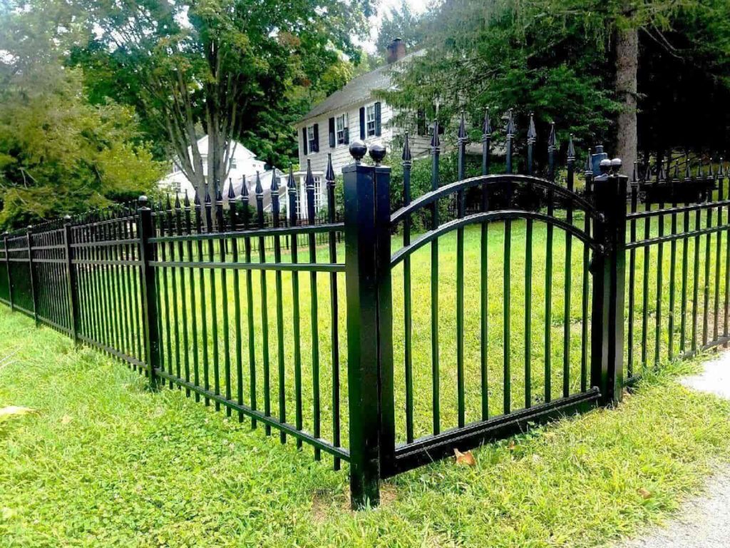 Custom Metal Fencing in Stone Oak